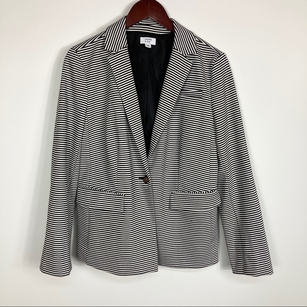 Crown & Ivy Women's Black and White Striped Blazer Size Small - Picture 3 of 10